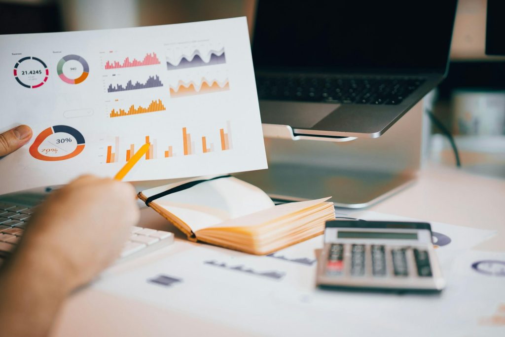 Visuele weergave van SEO en contentmarketing strategie met focus op zoekmachine optimalisatie en content planning